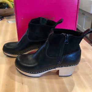 Swedish Hasbeens zip shearling boot  sz. 38 black